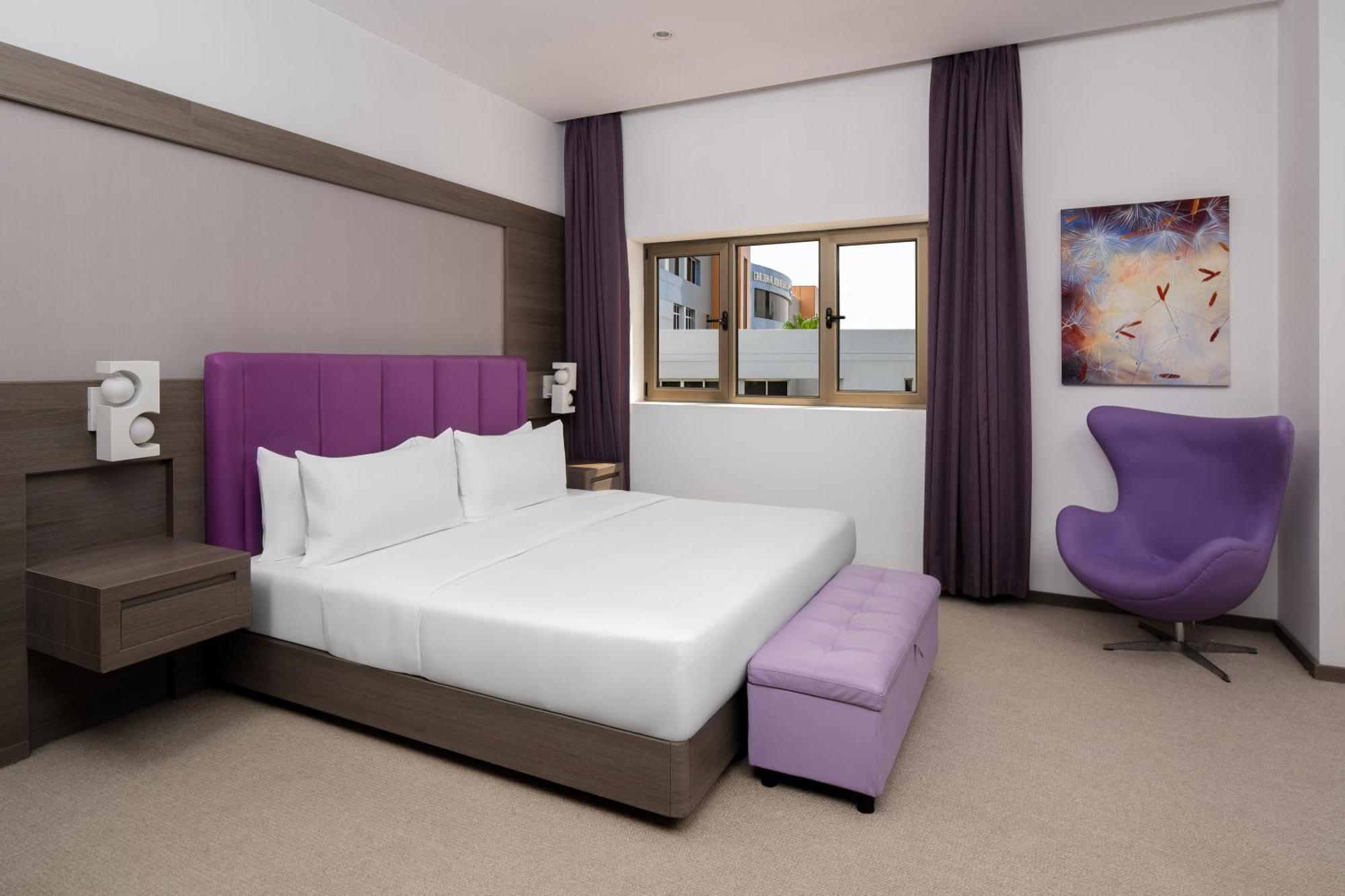 Carlton Al Moaibed Hotel Dammam Dış mekan fotoğraf A bedroom at the hotel