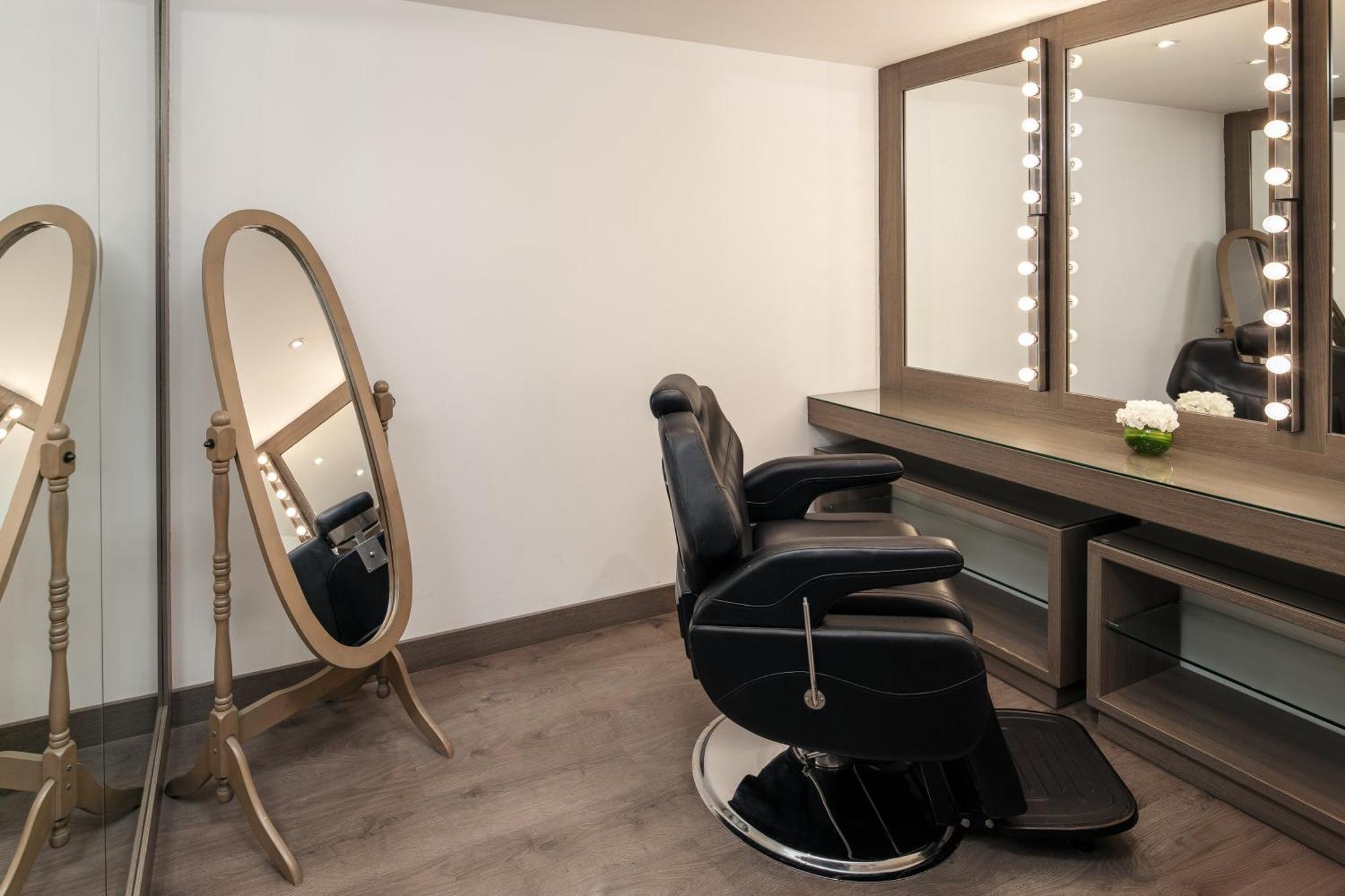 Carlton Al Moaibed Hotel Dammam Dış mekan fotoğraf The salon's interior