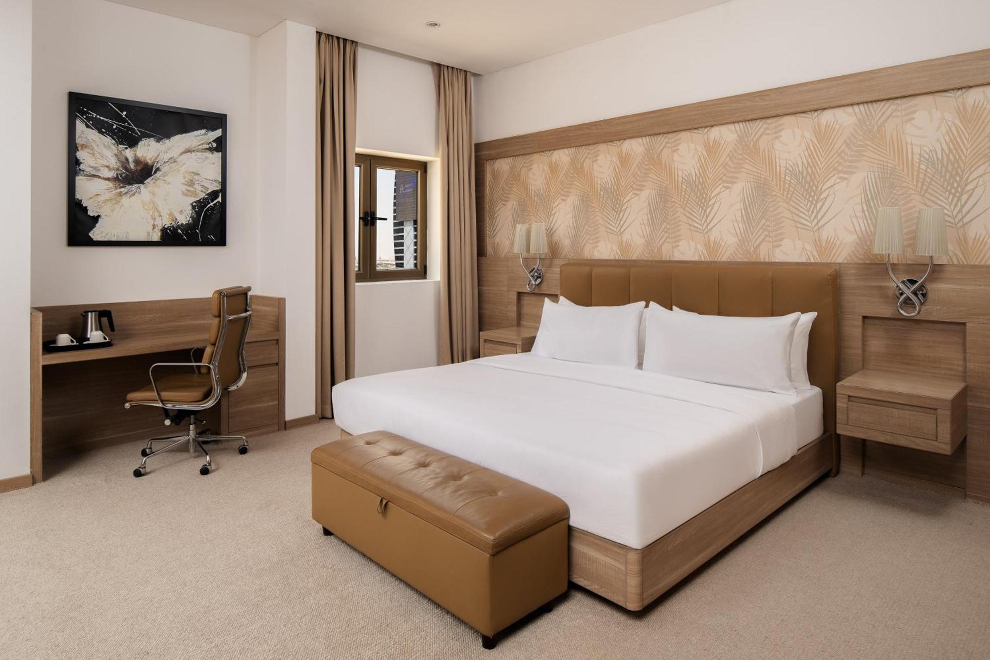 Carlton Al Moaibed Hotel Dammam Dış mekan fotoğraf A bedroom at the hotel